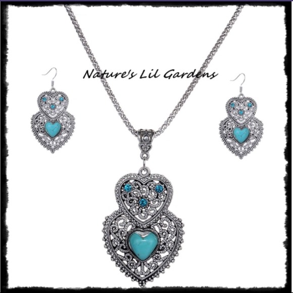 Jewelry - 💥New Listing💥Necklace and Earring set