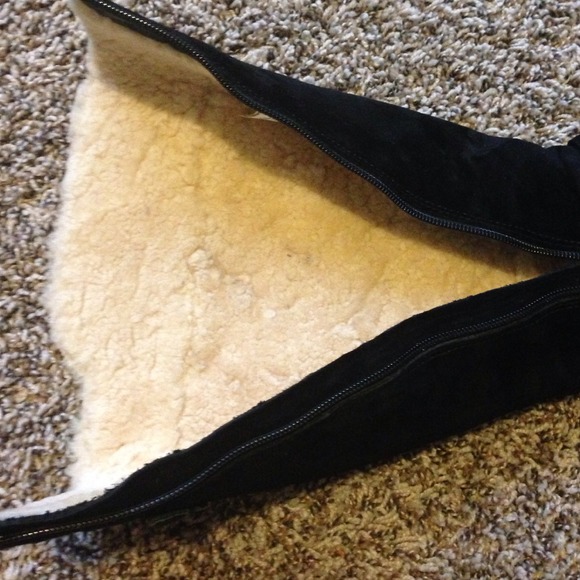 Ugg boots - Picture 2 of 3