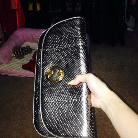 ❤️SOLD❤️Gucci clutch