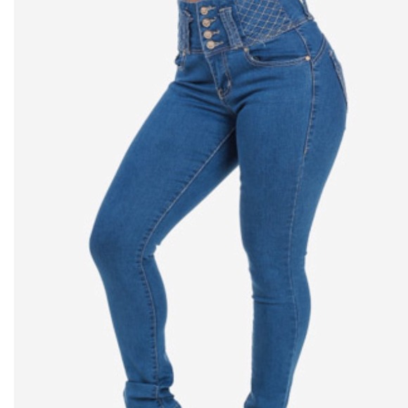 New high-waisted jeans. 2 available!