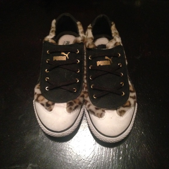 Puma Shoes - Leopard puma flats / tennis shoes