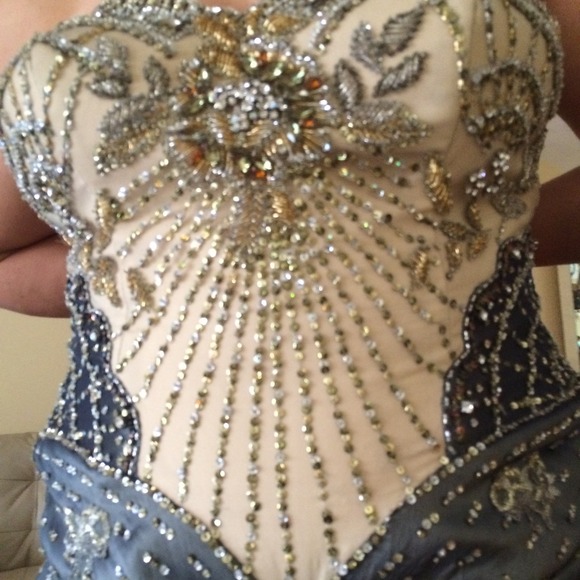 Tony Bowels Gorgeous Evening Gown - Picture 2 of 5