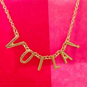 Dainty Gold Necklace "Voila!"