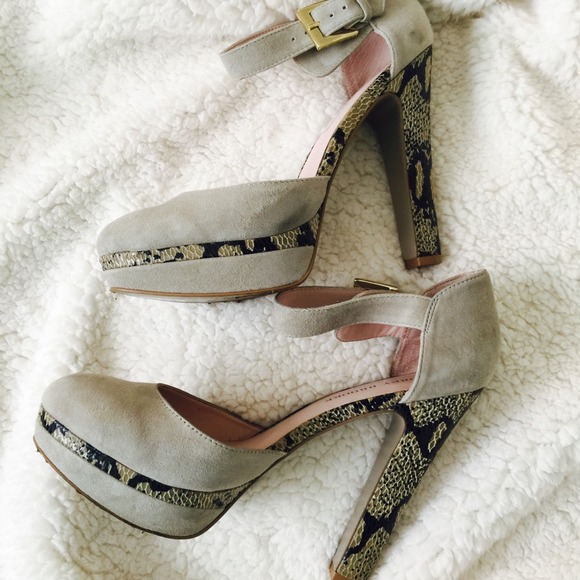 Beautiful Audrey Brooke shoes!! My favorite - Picture 2 of 2