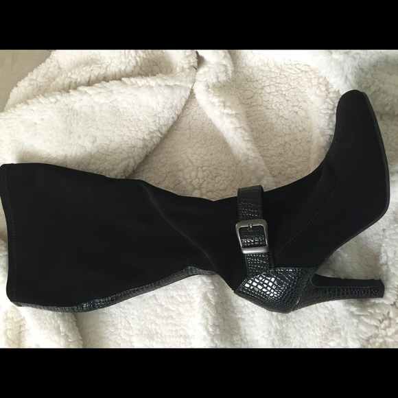 Black boots!! Wide - Picture 2 of 4