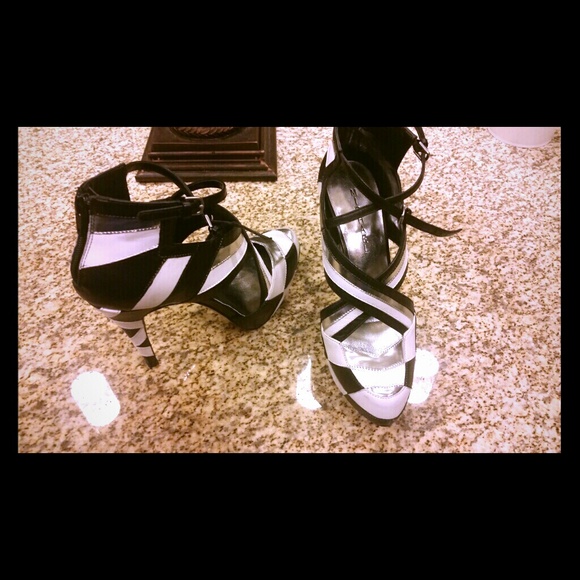 Brand new Micheal shoes - Picture 1 of 3