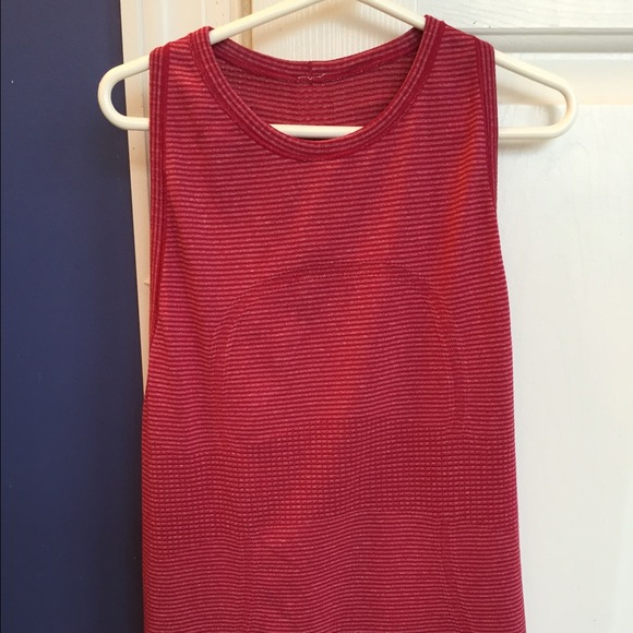 Lululemon size 4