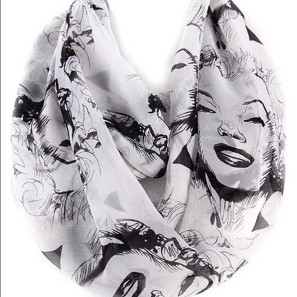 Accessories - 🆕 Marilyn Monroe Infinity Scarf 💄💋