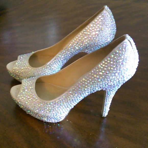 Need to clear closet - Picture 4 of 4