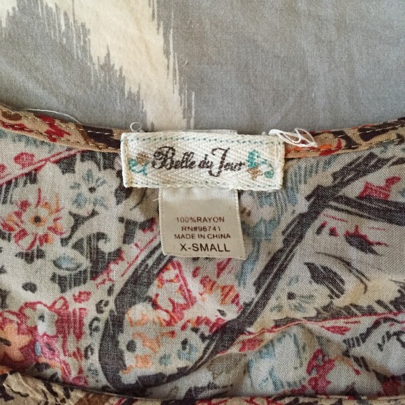 Floral print crop - tan/multi - Picture 3 of 3