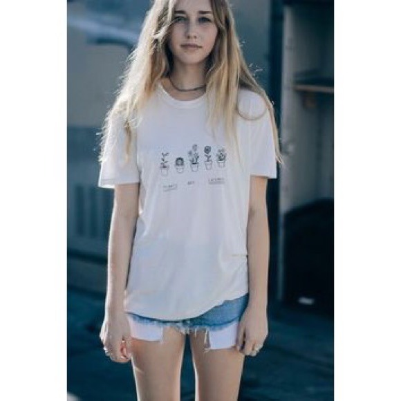 🚫SOLD🚫Brandy Melville RARE shirt