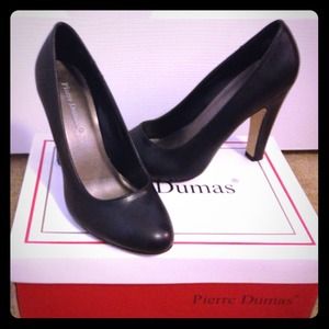 Black leather pumps- brand new