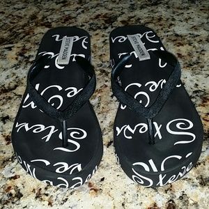 Flip flops, Steve Madden