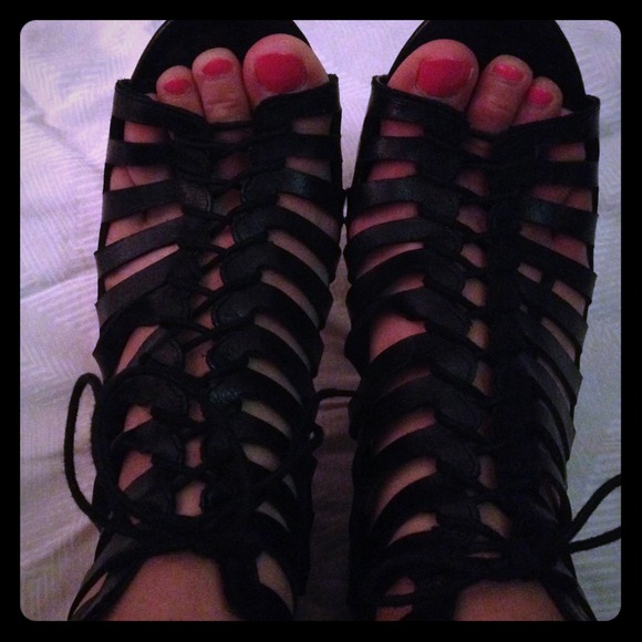 Dolce Vita Shoes - Dolce Vita strappy tie sandals