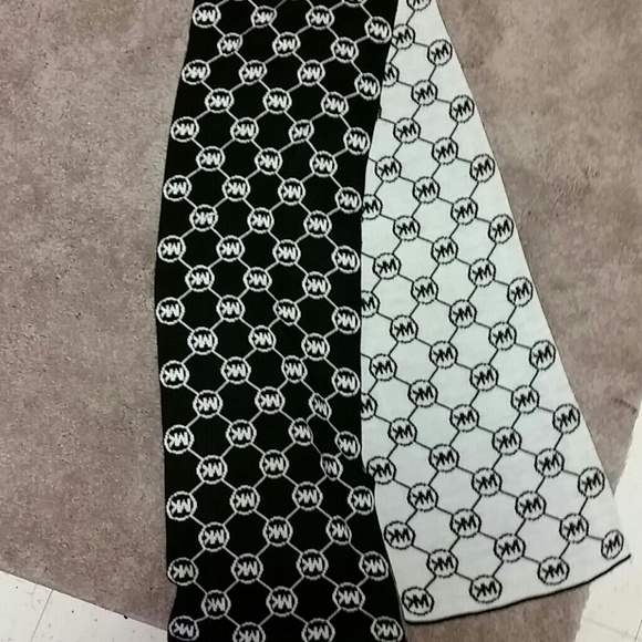 Micheal kors scarf