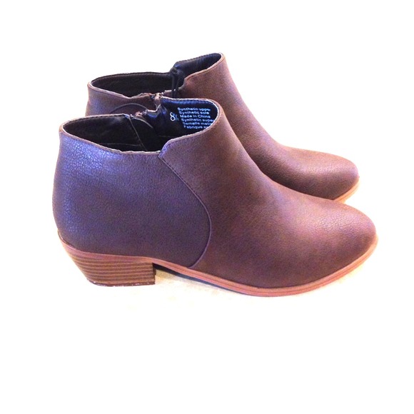 Ecoté brown ankle booties from Urban Outfitters