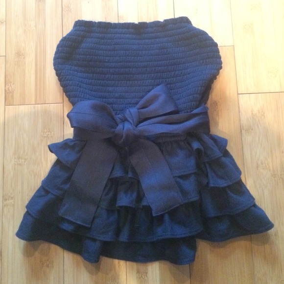 🚫Sold🚫Gilly Hicks Ruffle Bow Top