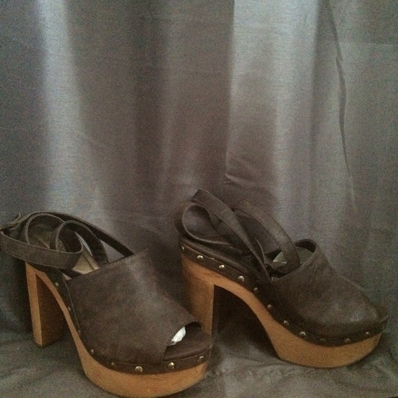 tinley road open toe clogs