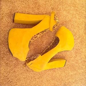 Muster platform high-heels