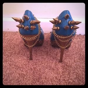 Platform leather high-heels