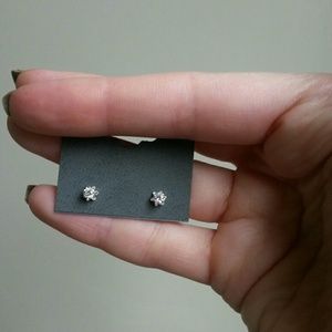 925 Sterling Silver clear round stud earrings