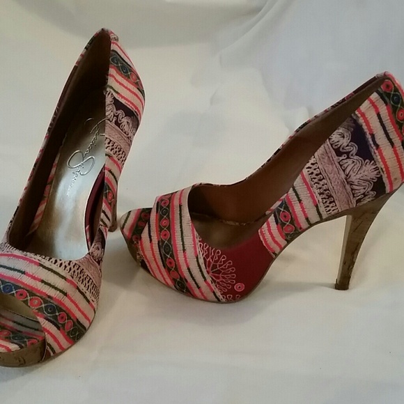 Jessica Simpson pumps