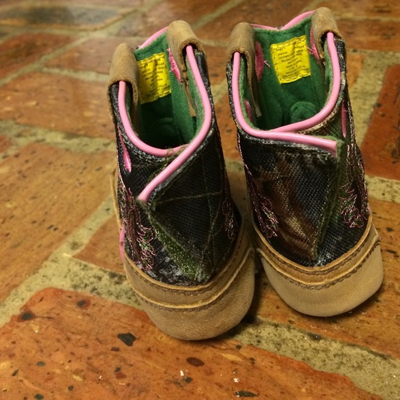 Brand New John Deere Baby Boots - Picture 2 of 3