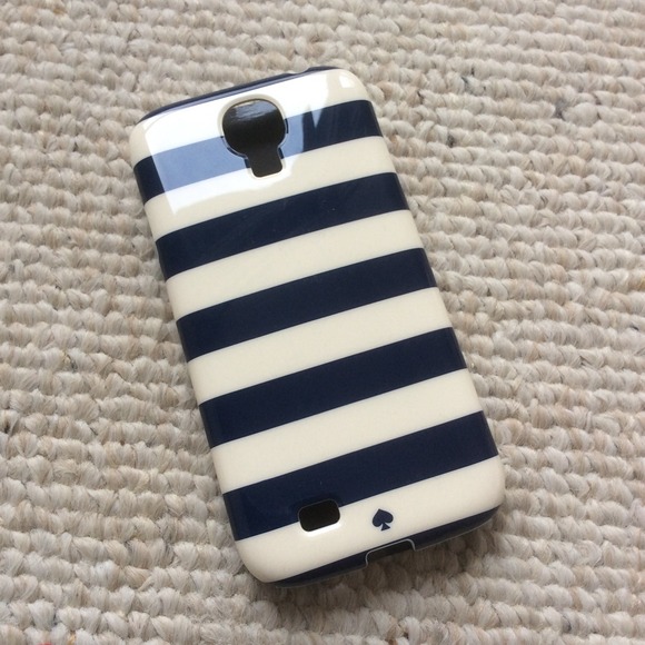 kate spade Accessories - NWOT KATE SPADE CASE