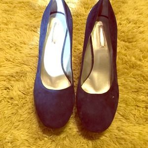H by Halston gorgeous blue heels