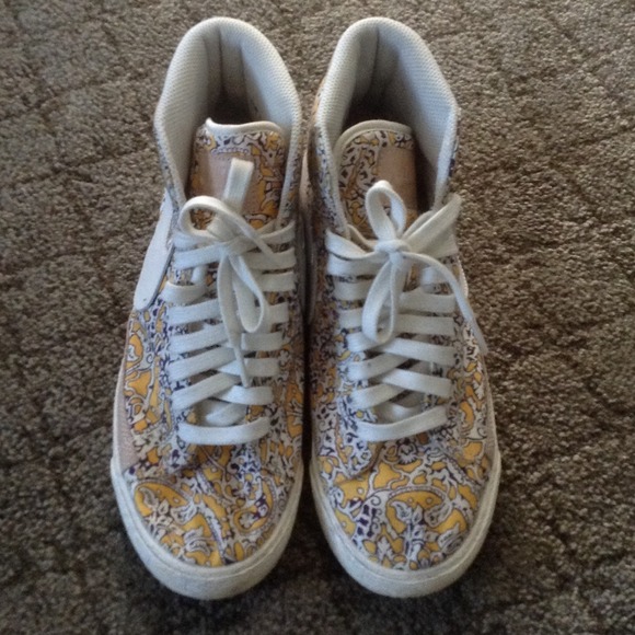 Nike: Liberty Blazer