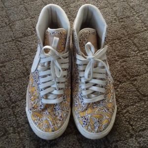Nike: Liberty Blazer