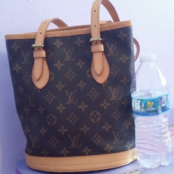 Louis vuitton petit bucket