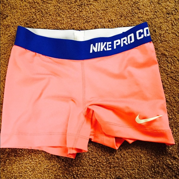 FLASH SALE Never worn Nike shorts size XS