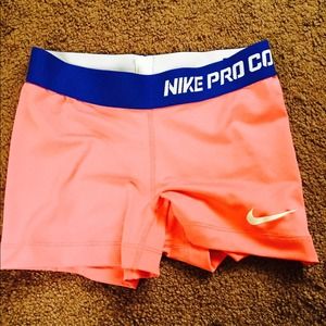 FLASH SALE Never worn Nike shorts size XS