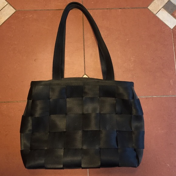 Seatbelt bag, like new, no tears, zipper works
