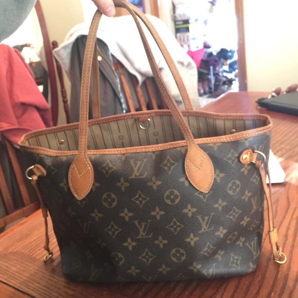 ✨FLASH SALE 360✨ Louis Vuitton Neverfull PM