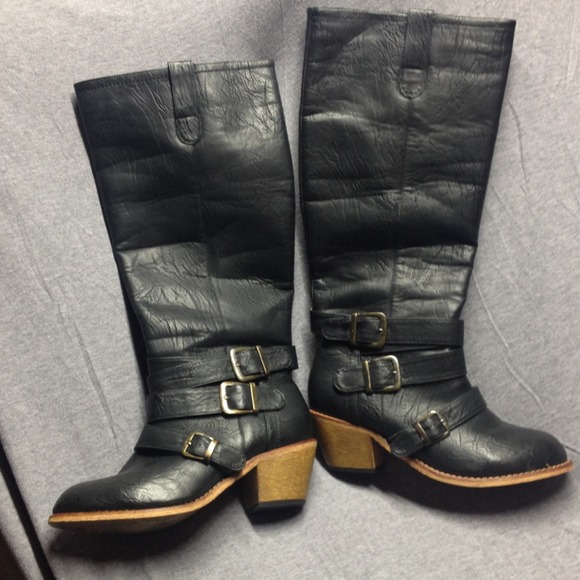 Black talk boots - Picture 2 of 3