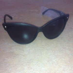 Black cat eye sunglasses