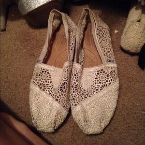 Toms