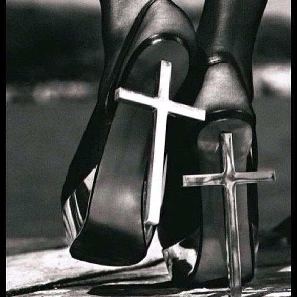 Crucifix heels