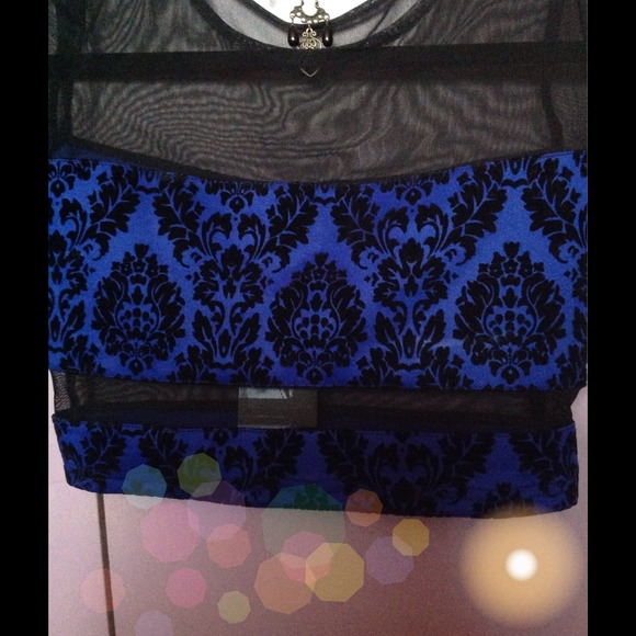 Urban Outfitters royal blue velvet crop top - Picture 2 of 4