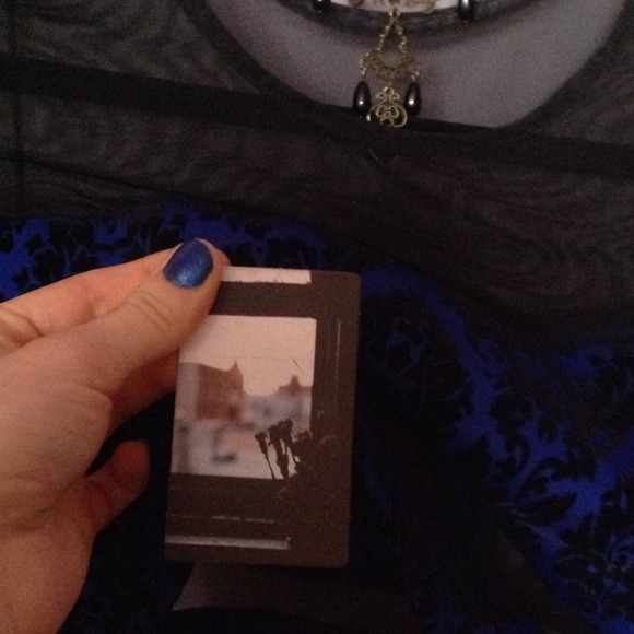 Urban Outfitters royal blue velvet crop top - Picture 4 of 4