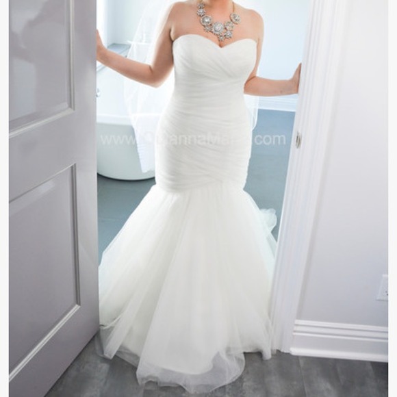 Wedding Dress - Picture 2 of 3