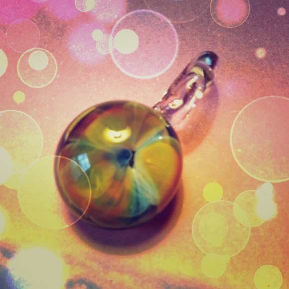 Lampworked glass pendant - Picture 1 of 4