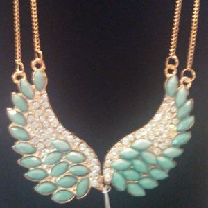 Angel wings with double chain