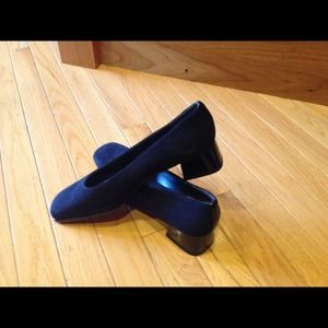 Stuart Weitzman suede pumps size  9.5 narrow