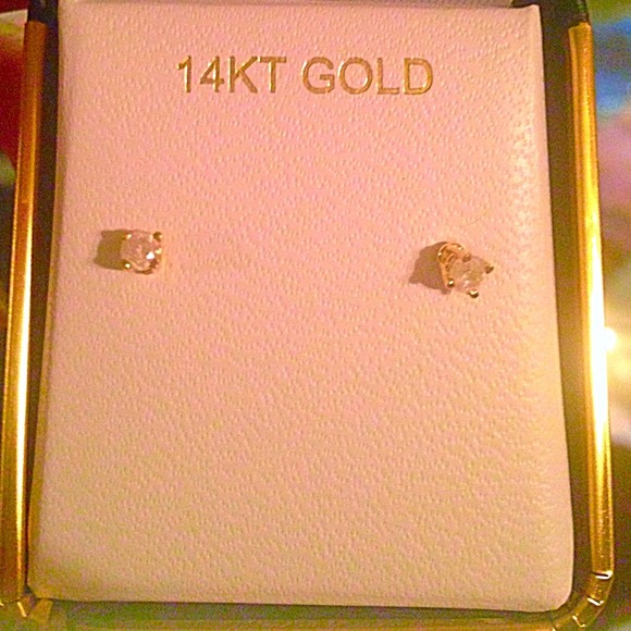 1/5 carat diamond earrings 14 karat gold