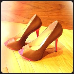Hot Pink trimmed brown leather platform pumps