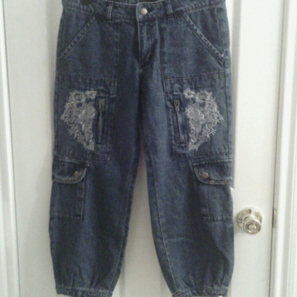 CAPRIS - Picture 2 of 3