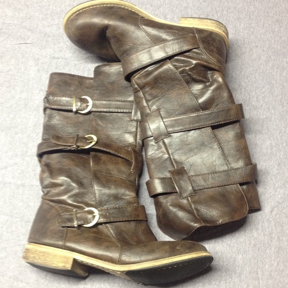 Brown boots.